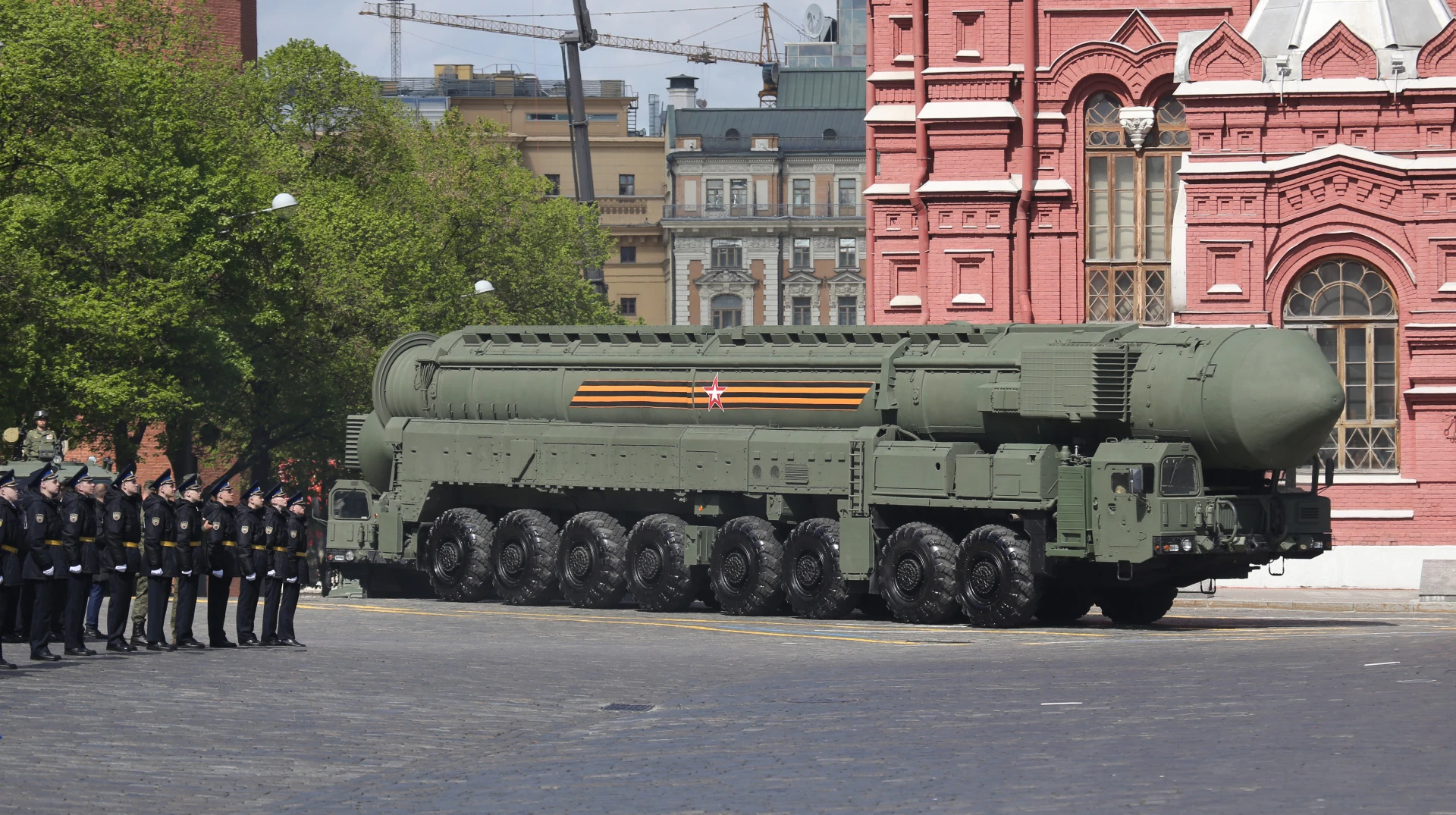 Міжконтинентальна балістична ракета Ярс на параді в Москві 9 травня 2025 року